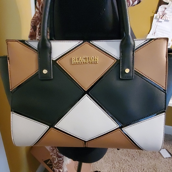 🖤🤍🤎Kenneth Cole Reaction handbag - Picture 2 of 8